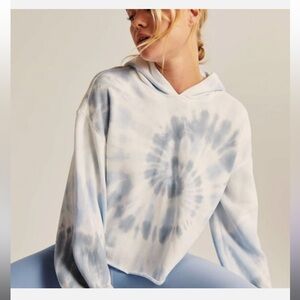 Abercrombie & Fitch Blue and White Tie-Dye Sweatshirt